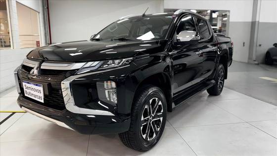 MITSUBISHI L200 TRITON 2.4 16V TURBO DIESEL SPORT HPE-S CD 4P 4X4 AUTOMÁTICO MITSUBISHI L200 TRITON 2.4 16V TURBO DIESEL SPORT HPE-S CD 4P 4X4 AUTOMÁTICO